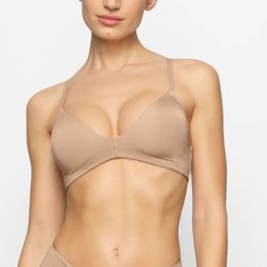 Skims Wireless Form T-SHIRT DEMI BRA Clay Size 32D NWOT